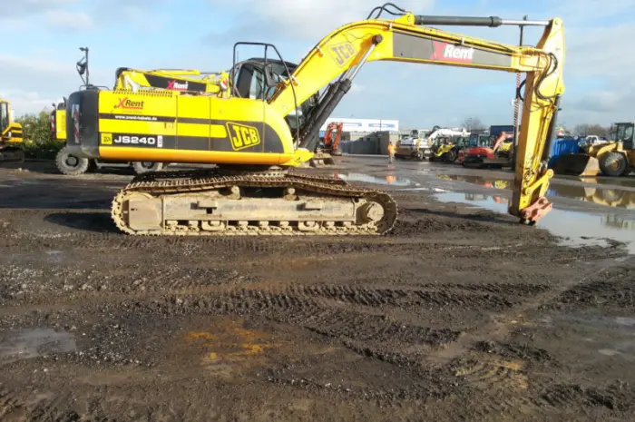 Гусеничный экскаватор JCB JS240LC- фото № 1