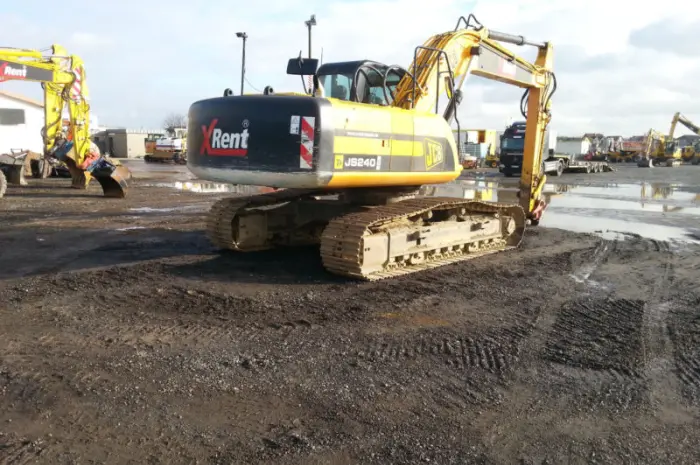 Гусеничный экскаватор JCB JS240LC- фото № 18
