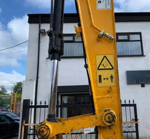 Гусеничный экскаватор JCB JS 130LC. Спецтехника б/у- фото № 9