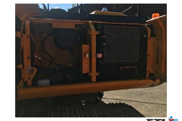 Гусеничный экскаватор JCB JS220LC 2014 г- фото № 2