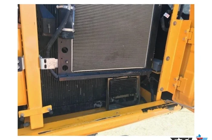 Гусеничный экскаватор JCB JS220LC 2014 г- фото № 8