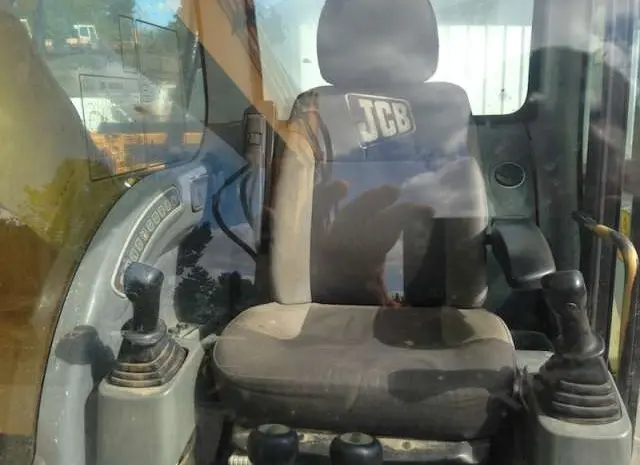 Гусеничный экскаватор JCB JS210LC- фото № 8