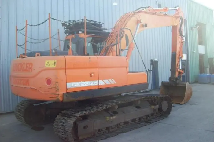 Гусеничный экскаватор DOOSAN DX225LC 2011 года- фото № 9