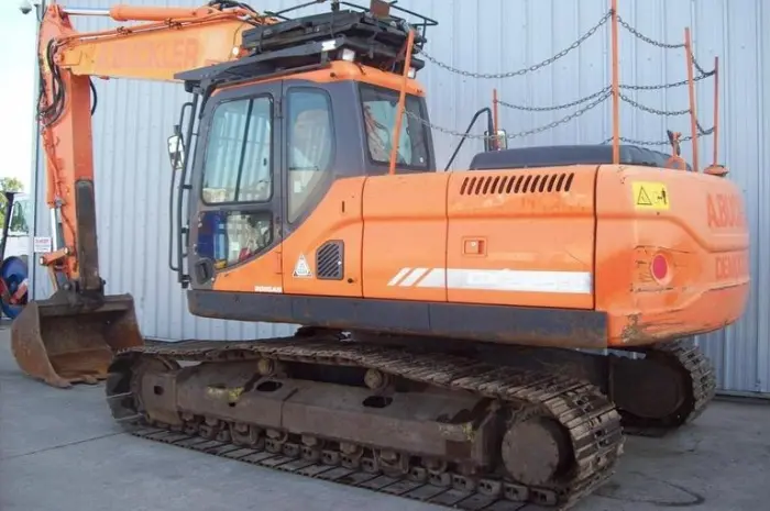 Гусеничный экскаватор DOOSAN DX225LC 2011 года- фото № 3
