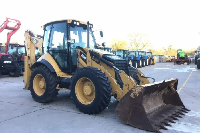 Экскаватор-погрузчик Caterpillar 434f- фото № 1