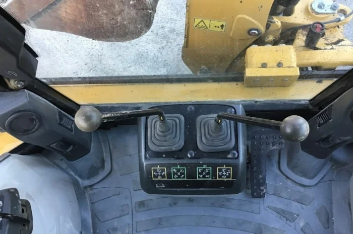 Экскаватор-погрузчик Caterpillar 434f- фото № 7