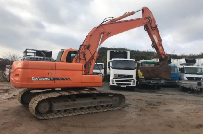 Гусеничный экскаватор Doosan DX 225 LC. Строительная техника б/у- фото № 5