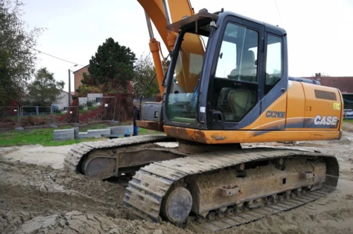 Гусеничный экскаватор Case CX210B- фото № 10