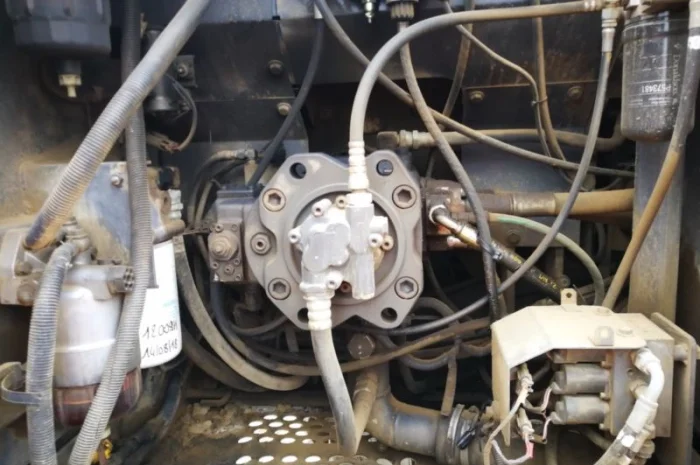 Гусеничный экскаватор Case CX210B- фото № 12