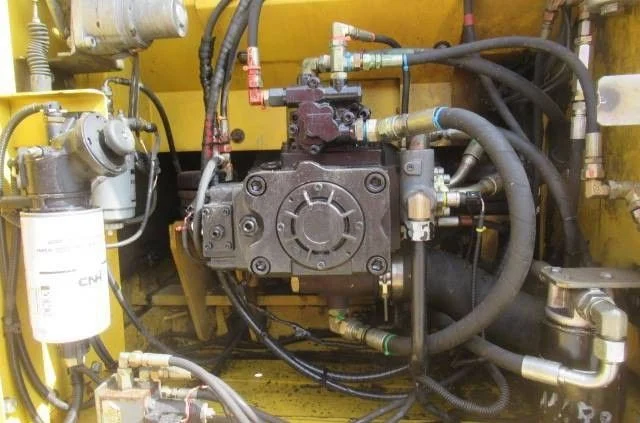 Гусеничный экскаватор New Holland E 195- фото № 2