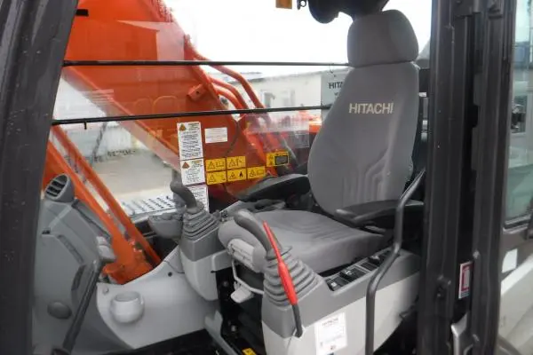 Гусеничный экскаватор Hitachi Zaxis 210LC-5B- фото № 2