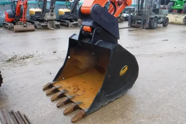 Гусеничный экскаватор Hitachi Zaxis 210LC-5B- фото № 8
