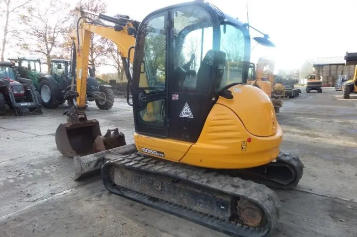 Мини-экскаватор JCB 8050 RTS. Купить мини-экскаватор- фото № 5