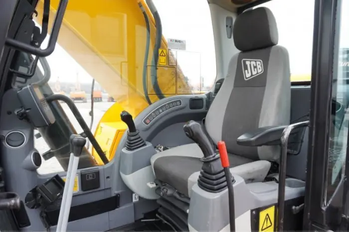 Гусеничный экскаватор JCB JS 360 LC- фото № 12