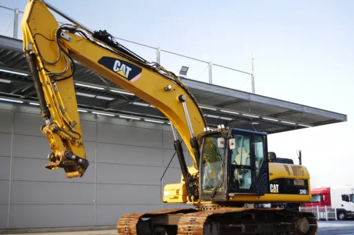 Гусеничный экскаватор CAT 324 DL 2011 года- фото № 2