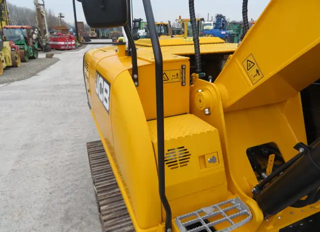 Гусеничный экскаватор JCB JS 200 SC- фото № 10
