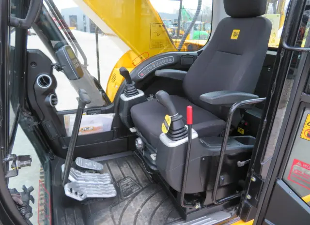 Гусеничный экскаватор JCB JS 200 SC- фото № 5