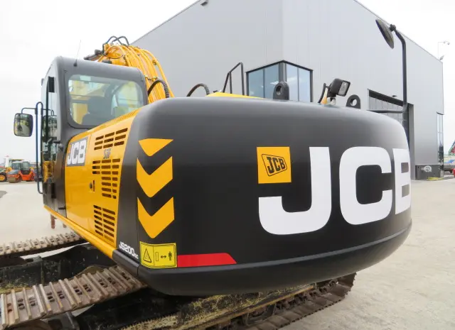 Гусеничный экскаватор JCB JS 200 SC- фото № 20