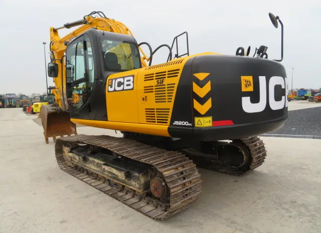 Гусеничный экскаватор JCB JS 200 SC- фото № 16