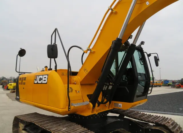 Гусеничный экскаватор JCB JS 200 SC- фото № 13