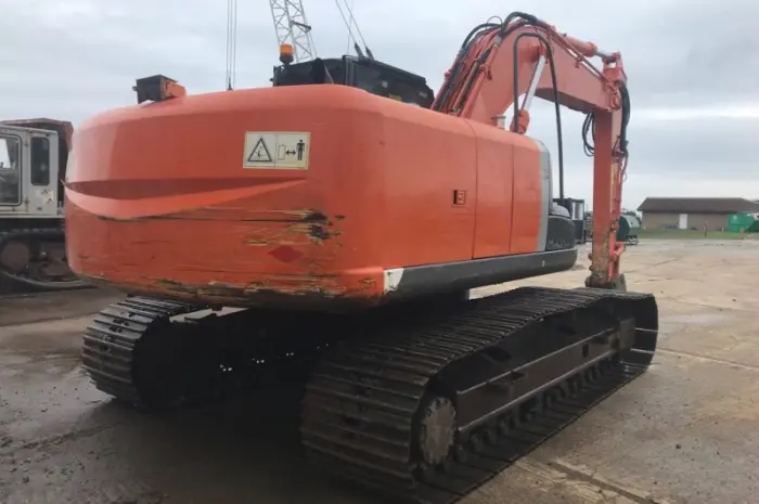 Гусеничный экскаватор Hitachi ZX 210 LC-3 2011 года- фото № 3
