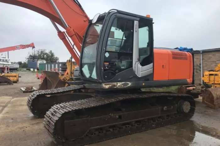 Гусеничный экскаватор Hitachi ZX 210 LC-3 2011 года- фото № 5