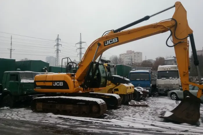 Гусеничный экскаватор JCB JS220 2011 года- фото № 1