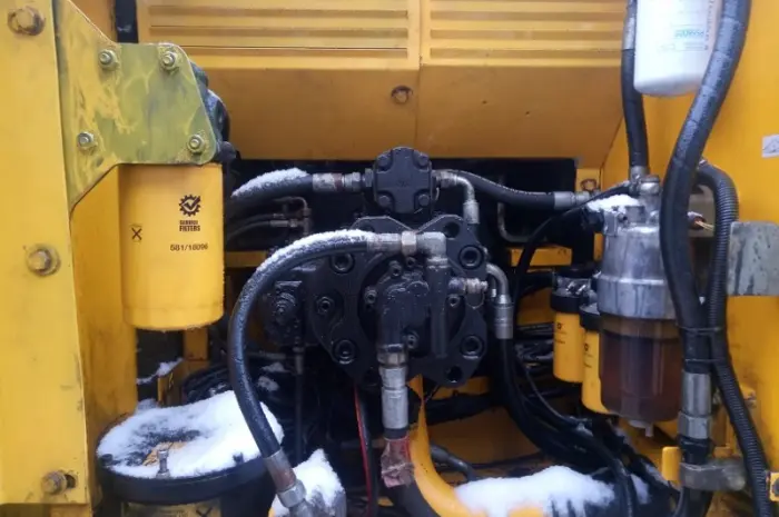 Гусеничный экскаватор JCB JS220 2011 года- фото № 4