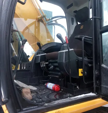 Гусеничный экскаватор JCB JS220 2011 года- фото № 8