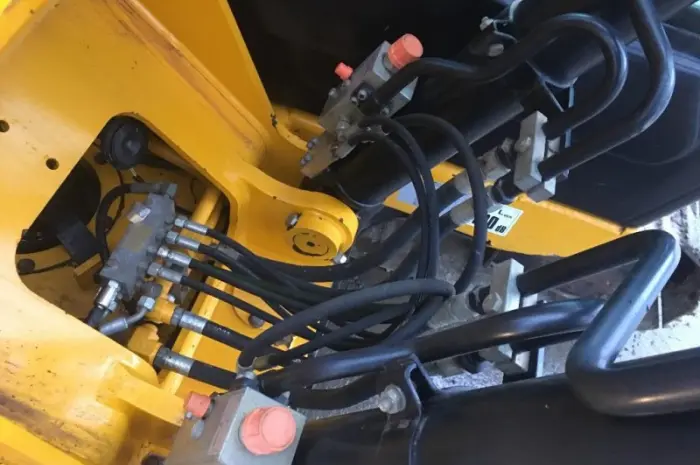 Купить Гусеничный экскаватор JCB JS130 LC- фото № 6
