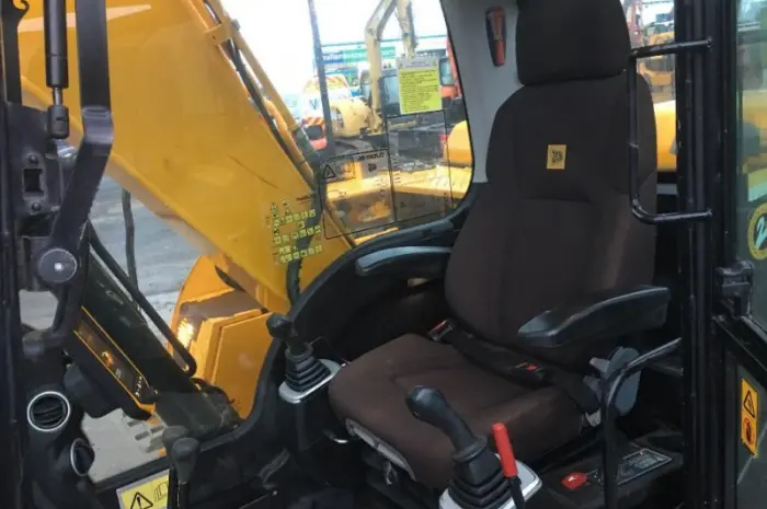 Купить Гусеничный экскаватор JCB JS130 LC- фото № 9