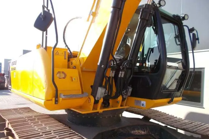 Гусеничный экскаватор JCB JS 220. Гусеничный экскаватор б/у- фото № 9