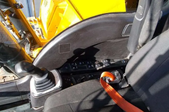 Гусеничный экскаватор JCB JS 220. Гусеничный экскаватор б/у- фото № 6