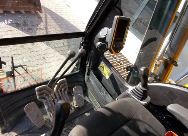 Гусеничный экскаватор JCB JS 220. Гусеничный экскаватор б/у- фото № 13