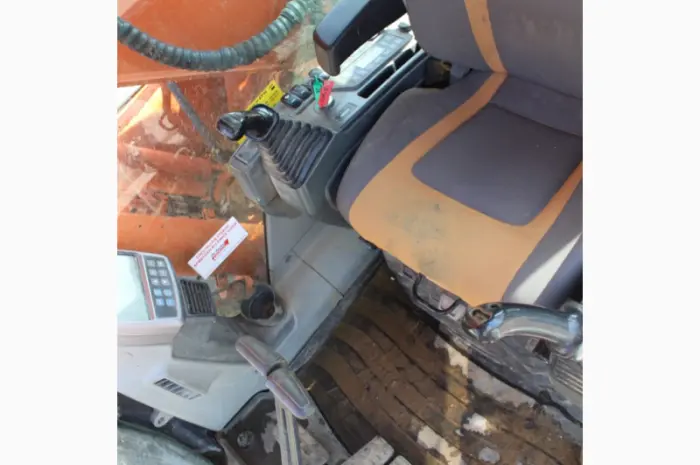 Гусеничный экскаватор Doosan DX 225 LC. Гусеничный экскаватор Doosan- фото № 11