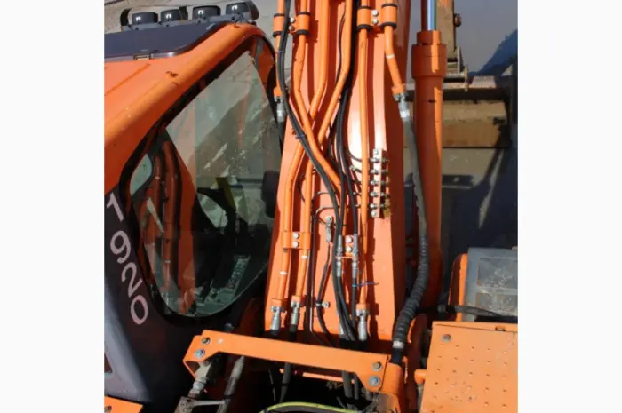 Гусеничный экскаватор Doosan DX 225 LC. Гусеничный экскаватор Doosan- фото № 12
