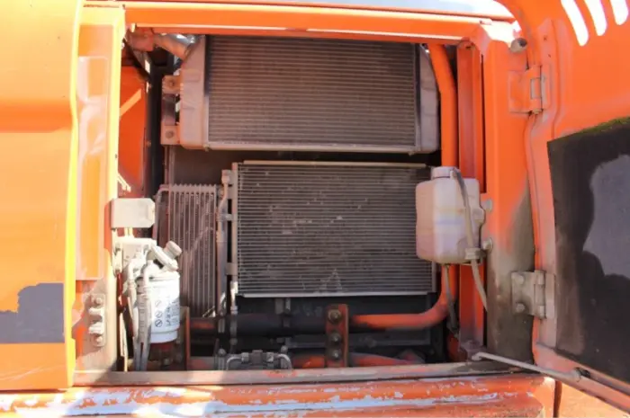 Гусеничный экскаватор Doosan DX 225 LC. Гусеничный экскаватор Doosan- фото № 6