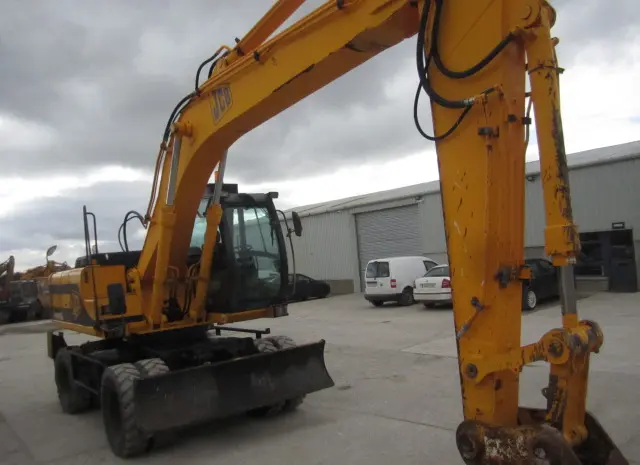 Колесный экскаватор JCB JS 200W. Купить экскаватор б/у- фото № 18