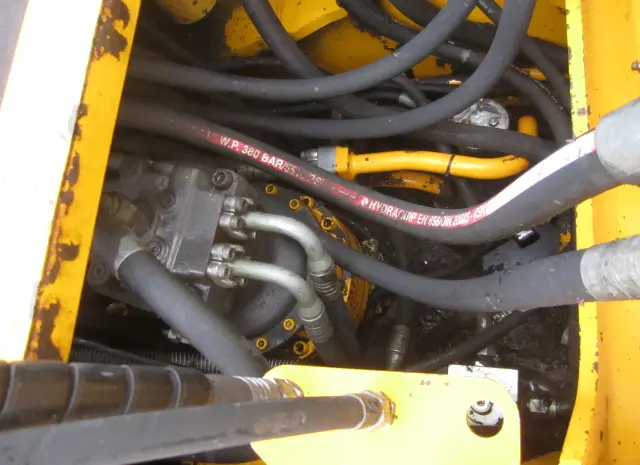 Колесный экскаватор JCB JS 200W. Купить экскаватор б/у- фото № 15