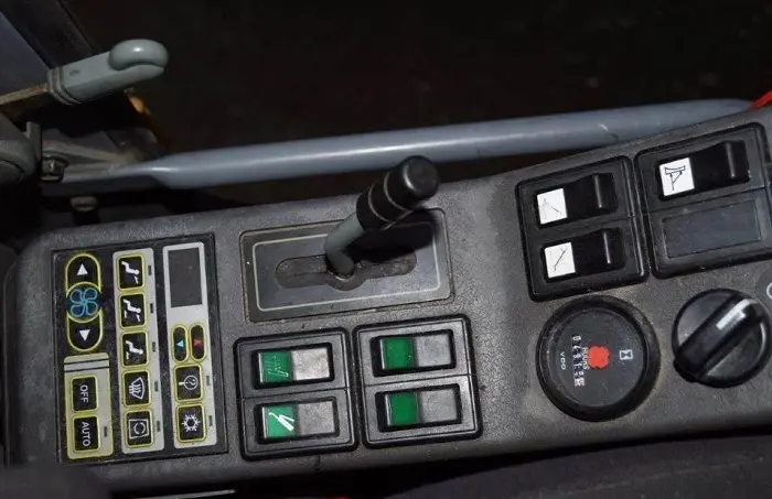 Колесный экскаватор Volvo EW140B в Украине- фото № 5