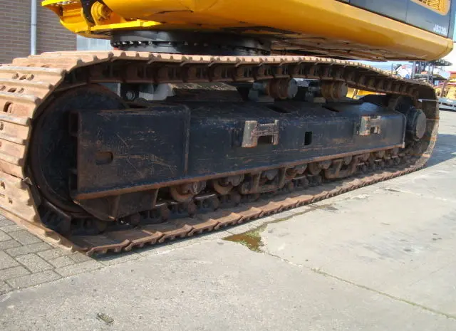 Гусеничный экскаватор JCB JS 330LC- фото № 7