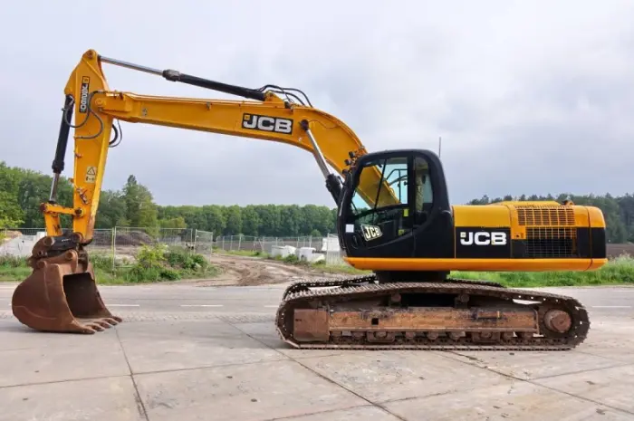 Гусеничный экскаватор JCB JS260 LC- фото № 1
