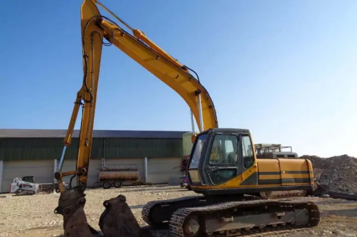 Гусеничный экскаватор JCB JS 200 Long Reach- фото № 1