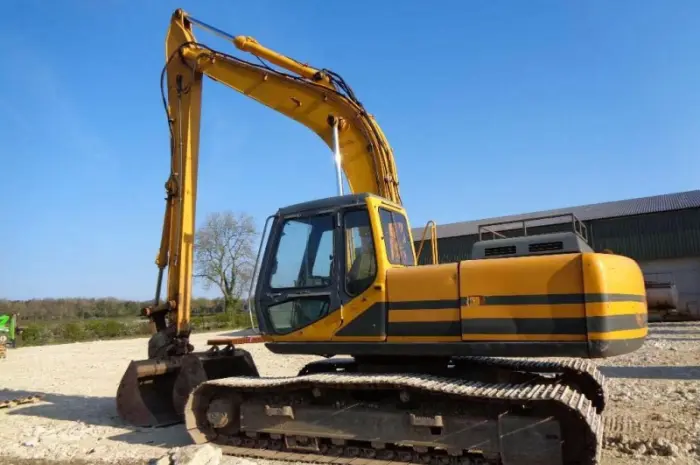 Гусеничный экскаватор JCB JS 200 Long Reach- фото № 15
