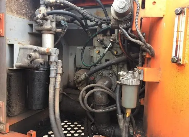 Гусеничный экскаватор Hitachi ZX180- фото № 9