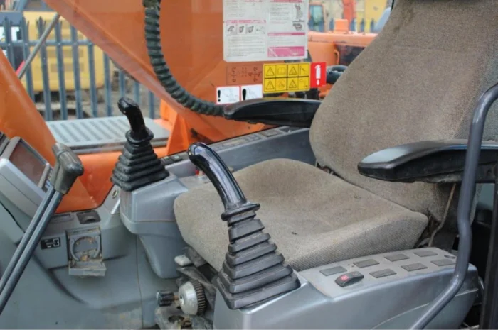 Гусеничный экскаватор Doosan DX225 LC- фото № 13