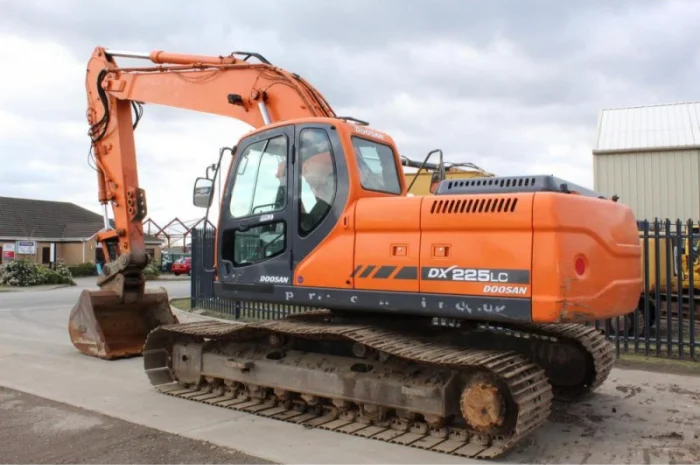 Гусеничный экскаватор Doosan DX225 LC- фото № 15