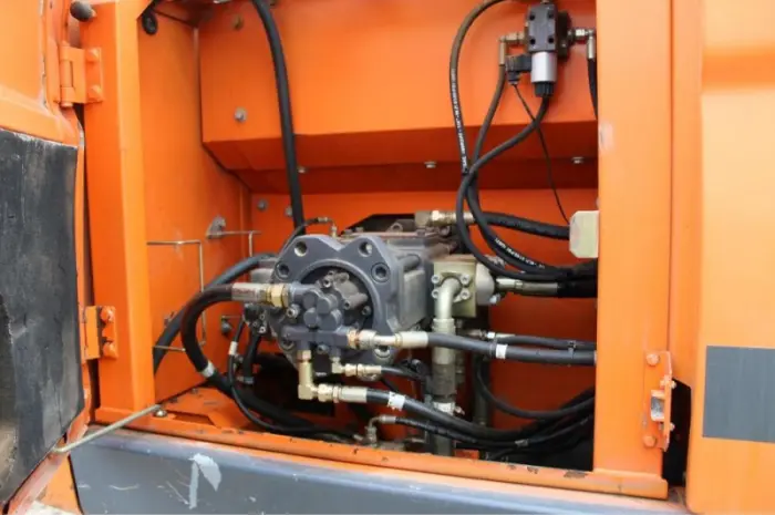 Гусеничный экскаватор Doosan DX225 LC- фото № 1