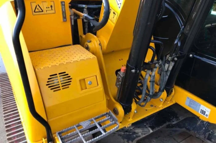 Гусеничный экскаватор JCB JS 145 LC. Экскаватор б/у. Первый владелец- фото № 11