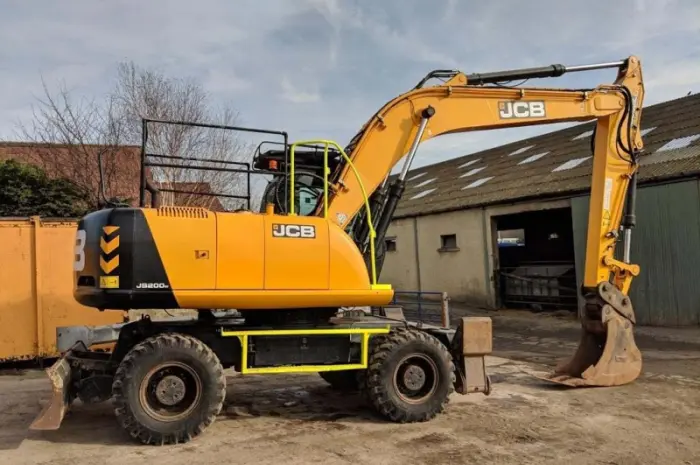 Колесный экскаватор JCB JS 200 W- фото № 10